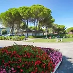 With Pool In 45685 Apartman *