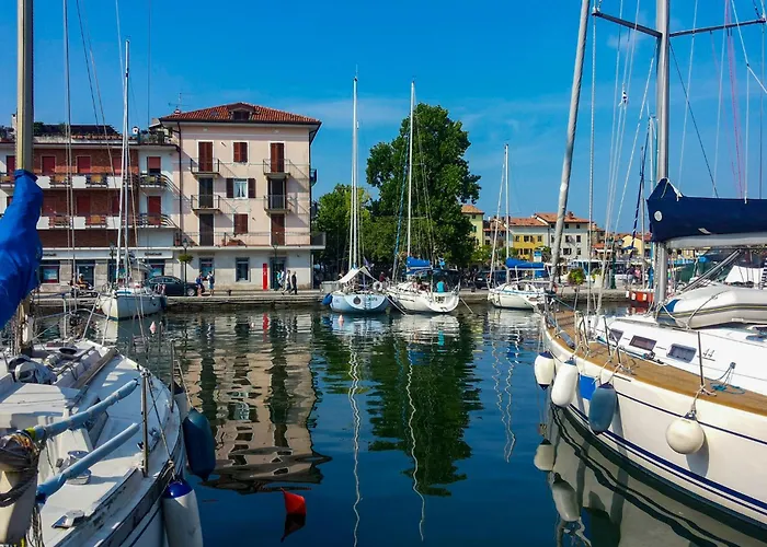 Apartment With Pool In 45685